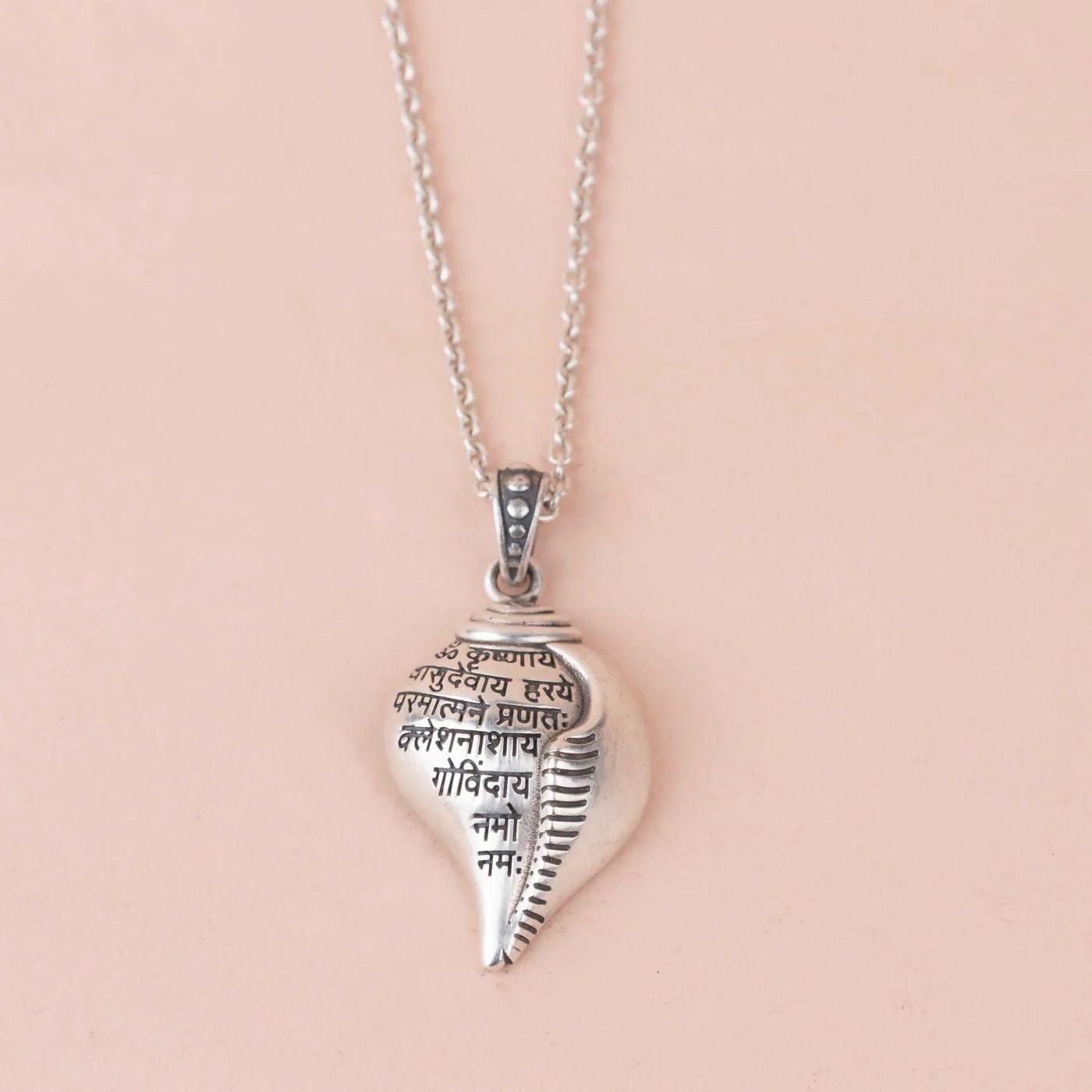 Shree Krishna Shankha Pendant
