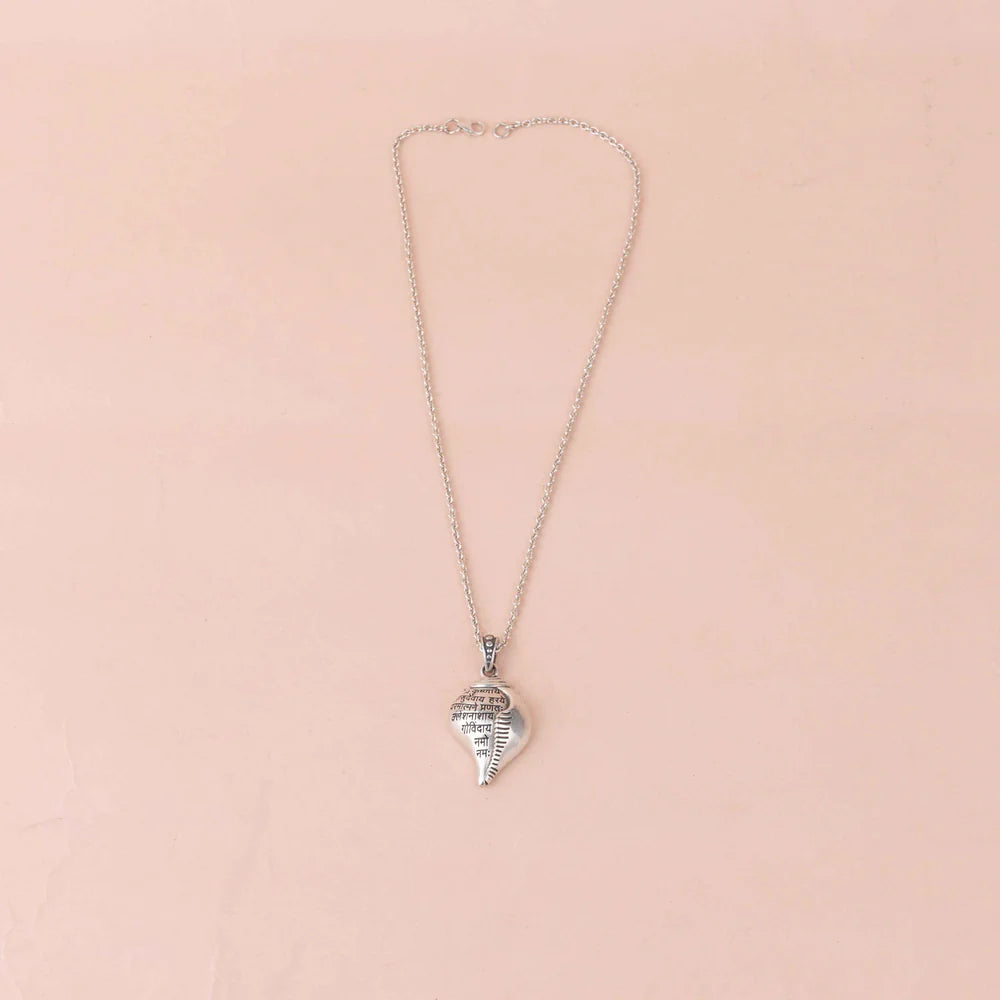 Shree Krishna Shankha Pendant
