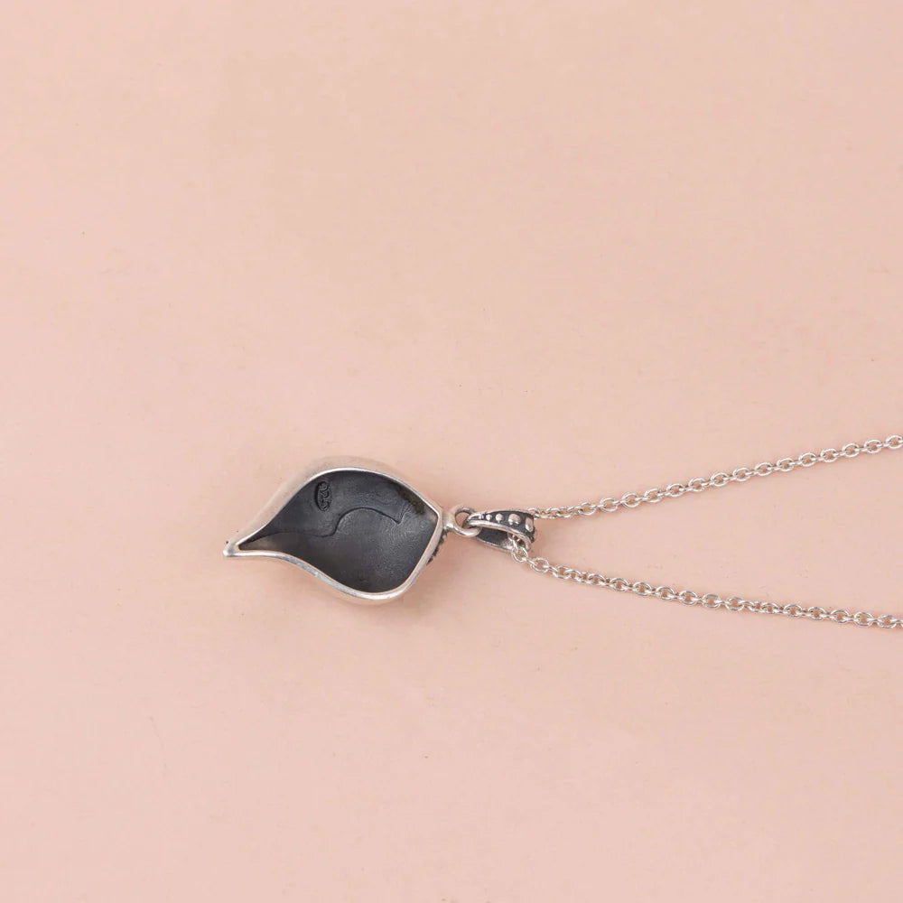 Shree Krishna Shankha Pendant